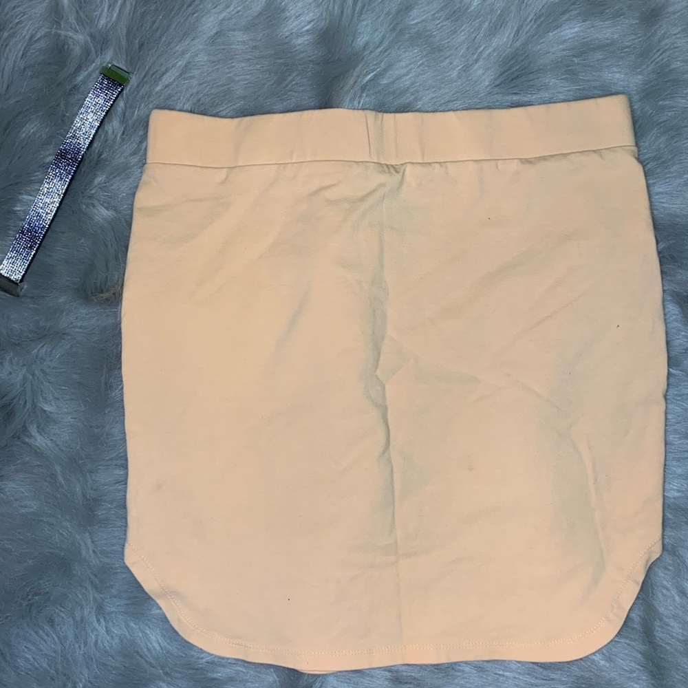 Fitted skirt
